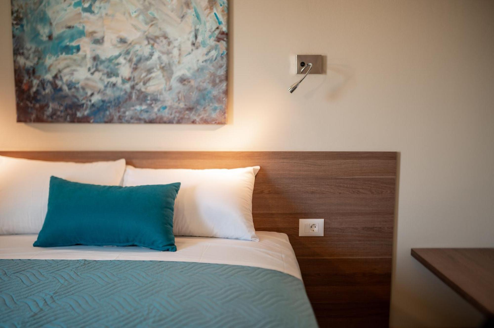 Istros Villas - With Pools, Bbq & Heated Spa Whirlpools, By Thinkvilla Korakiai Bagian luar foto