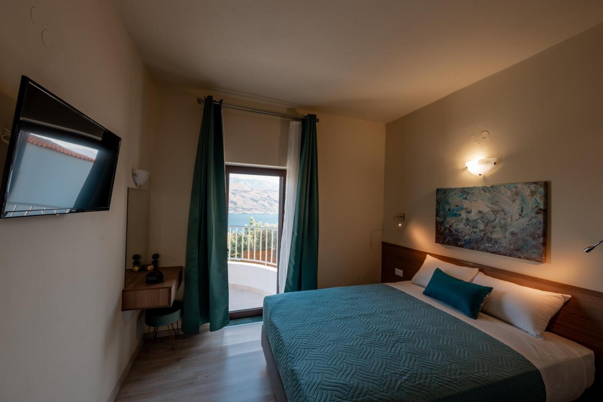Istros Villas - With Pools, Bbq & Heated Spa Whirlpools, By Thinkvilla Korakiai Bagian luar foto